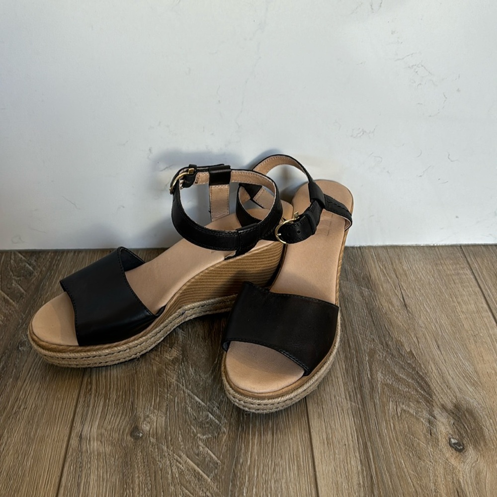 Women’s Sperry Black wedge sandal – size 8.5